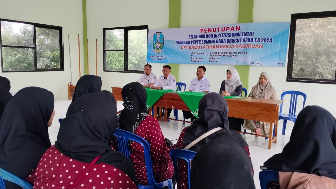 Ning Fitri Dorong Kemandirian Perempuan Lewat Pelatihan Menjahit di Pasuruan